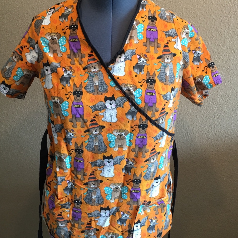 Scrub top